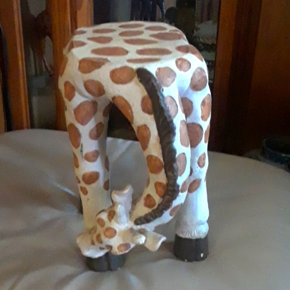 Giraffe Plant stand